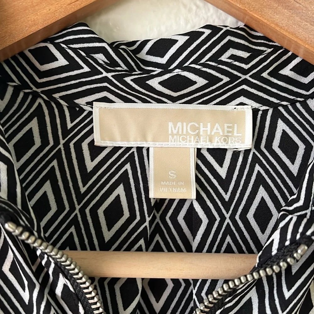 Michael Kors Black and White Geometric Tunic Style Half Zip Light Flowy Top S